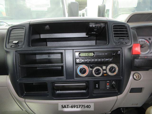 Nissan ATLAS 2012-07 8625831-14
