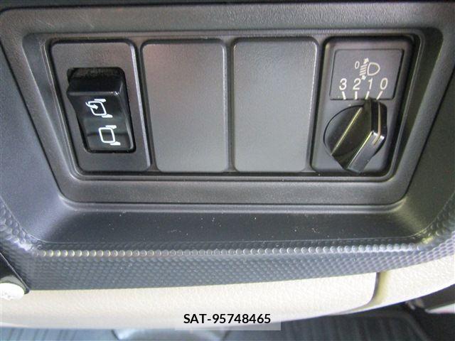 Nissan ATLAS 2019-07 8740508-26