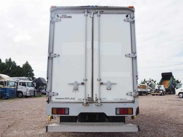 Nissan ATLAS 2008-08 8732767-3