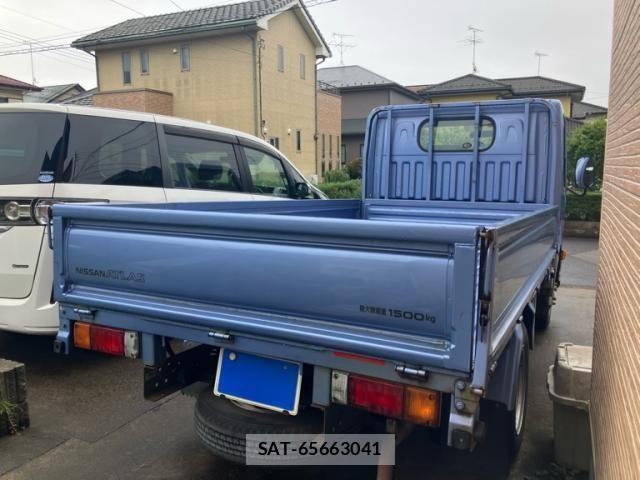 Nissan ATLAS 2014-08 8878712-4