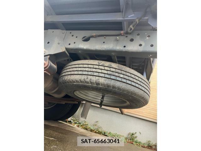 Nissan ATLAS 2014-08 8878712-6