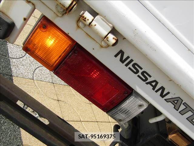Nissan ATLAS 2009-03 5860284-26