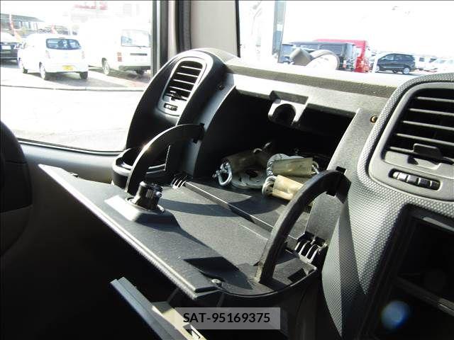 Nissan ATLAS 2009-03 5860284-4