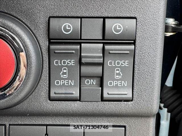 Daihatsu ATRAI 2023-04 8883307-4