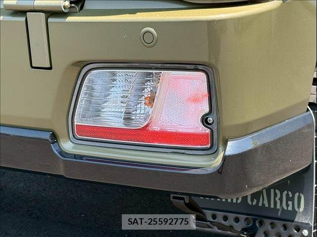 Daihatsu ATRAI 2026-04 8098024-28