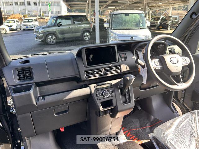 Daihatsu ATRAI 2025-12 7214949-9