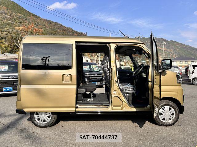 Daihatsu ATRAI 2025-11 7214950-1