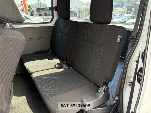 Daihatsu ATRAI 2024-11 8034441-17