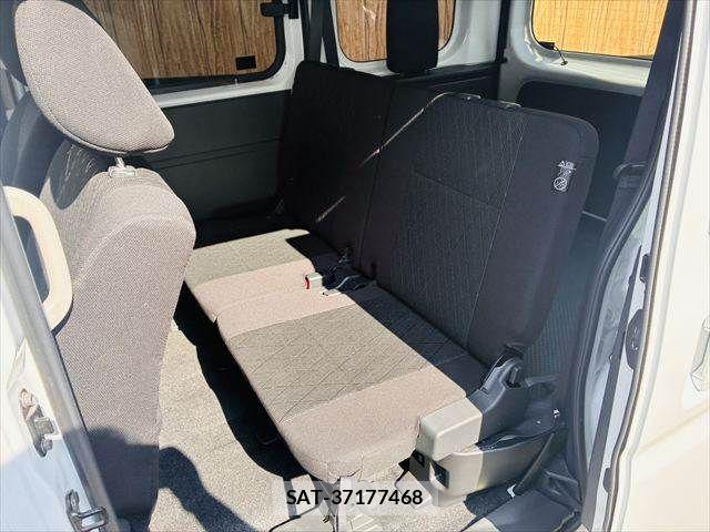 Daihatsu ATRAI 2022-01 8098027-28