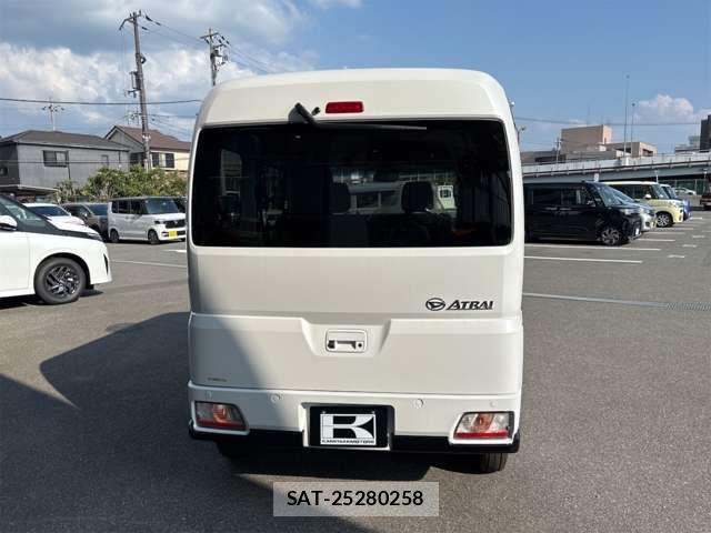 Daihatsu ATRAI 2026-04 8313068-3