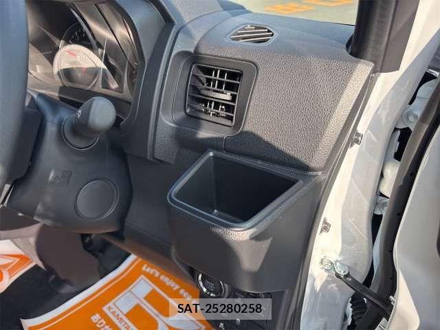 Daihatsu ATRAI 2026-04 8313068-8