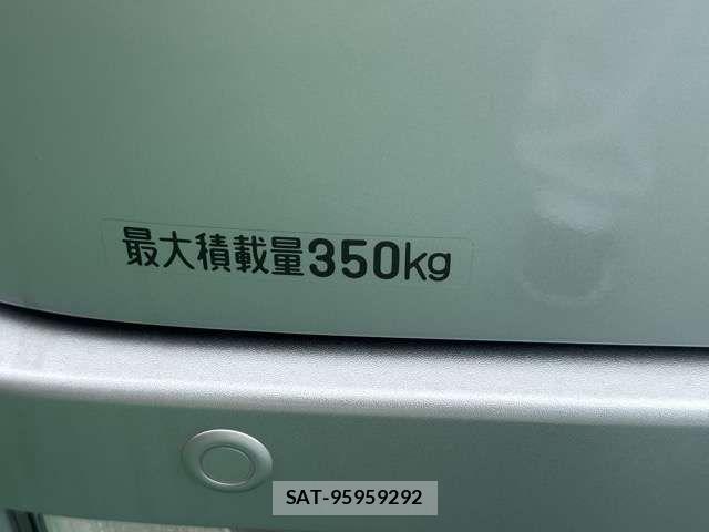 Daihatsu ATRAI 2025-06 8411237-9