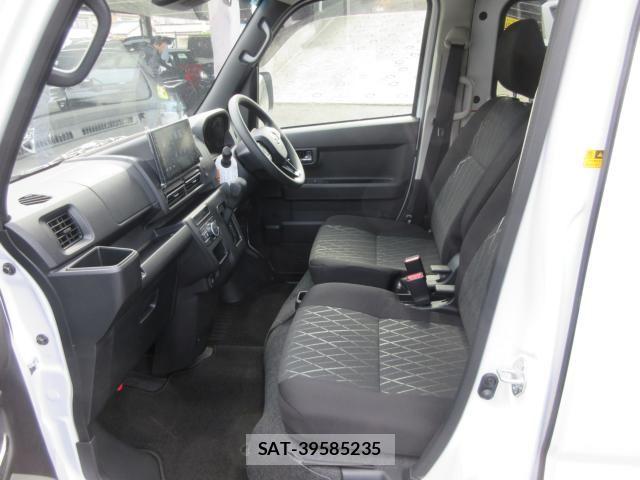Daihatsu ATRAI 2025-12 6813750-12