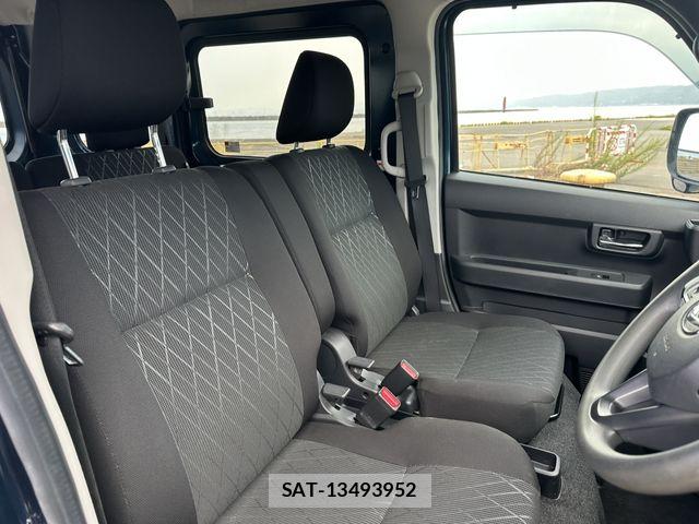 Daihatsu ATRAI 2022-08 8206349-8