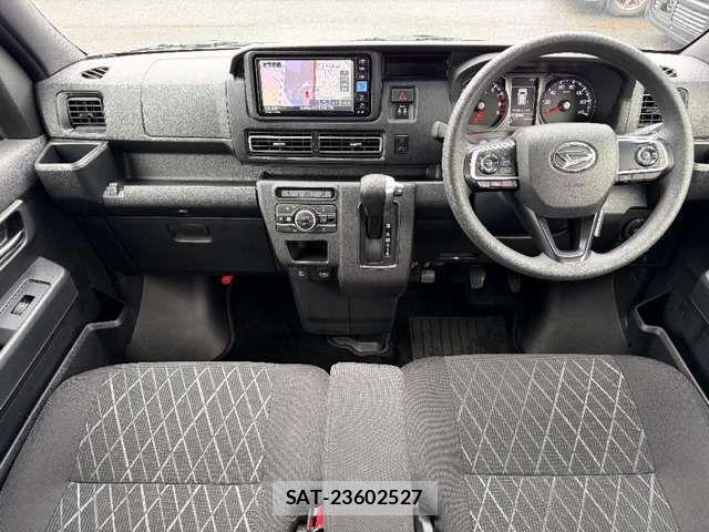 Daihatsu ATRAI 2023-04 8411239-5