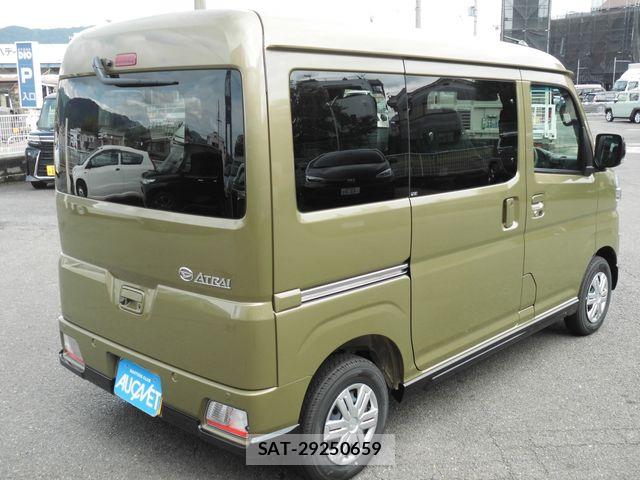 Daihatsu ATRAI 2026-08 8658040-4