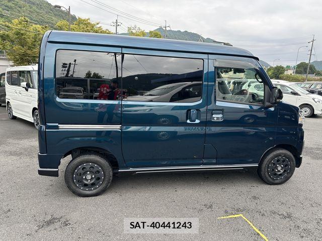 Daihatsu ATRAI 2022-09 8878717-3