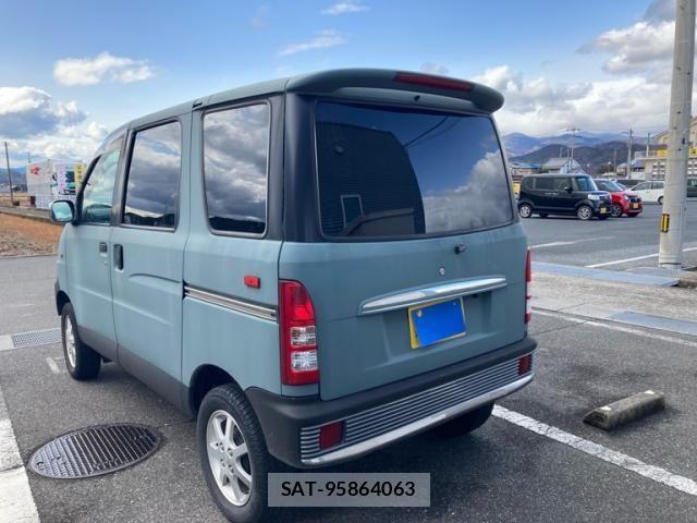 Daihatsu ATRAI WAGON 2000-06 3659858-3