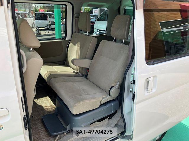 Daihatsu ATRAI WAGON 2014-03 6813752-3
