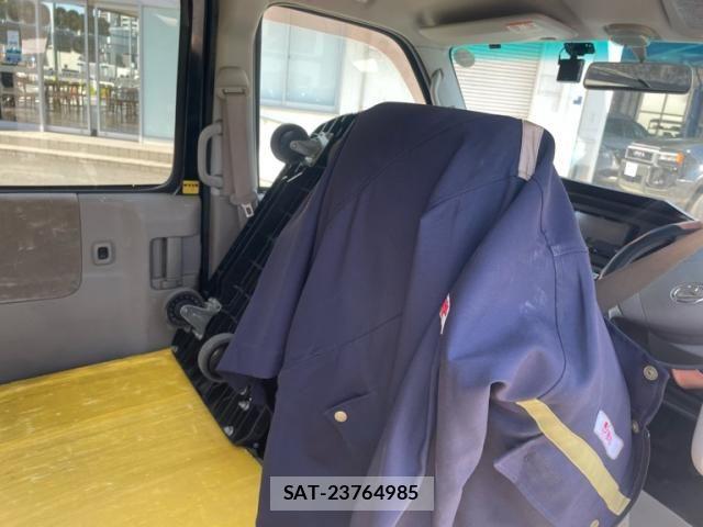 Daihatsu ATRAI WAGON 2007-12 6902153-6