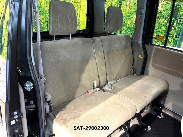 Daihatsu ATRAI WAGON 2014-08 6989047-8