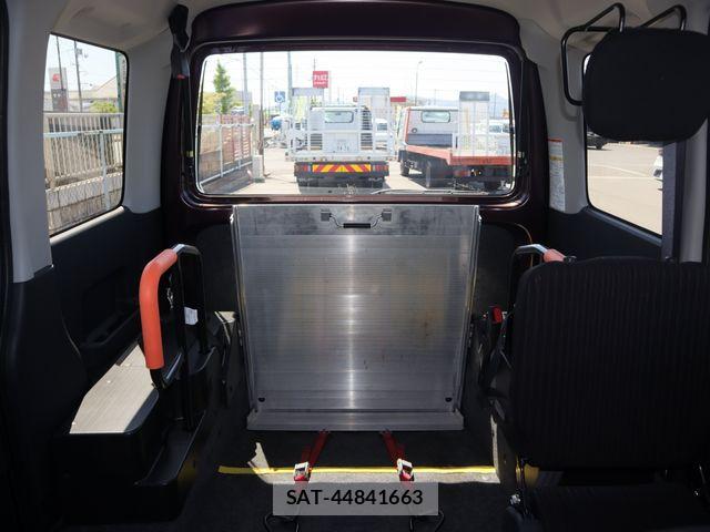 Daihatsu ATRAI WAGON 2020-10 7214965-5