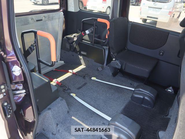 Daihatsu ATRAI WAGON 2020-10 7214965-6