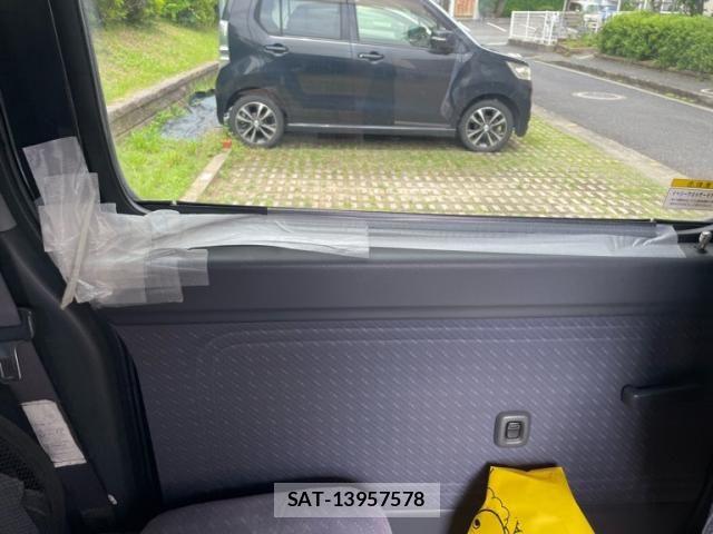 Daihatsu ATRAI WAGON 2005-06 7325694-13