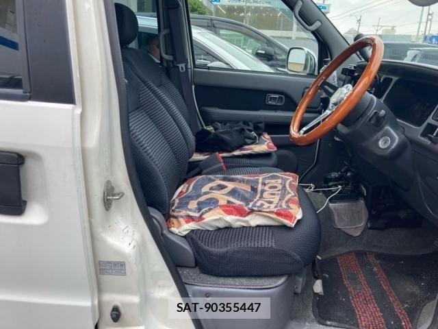 Daihatsu ATRAI WAGON 2003-07 7561840-16
