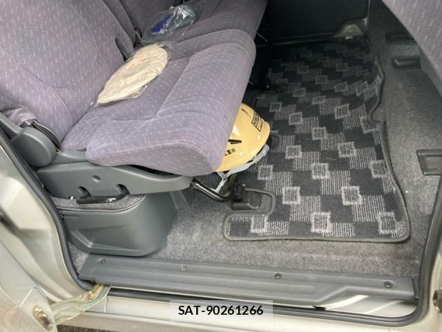 Daihatsu ATRAI WAGON 2005-07 7875312-11