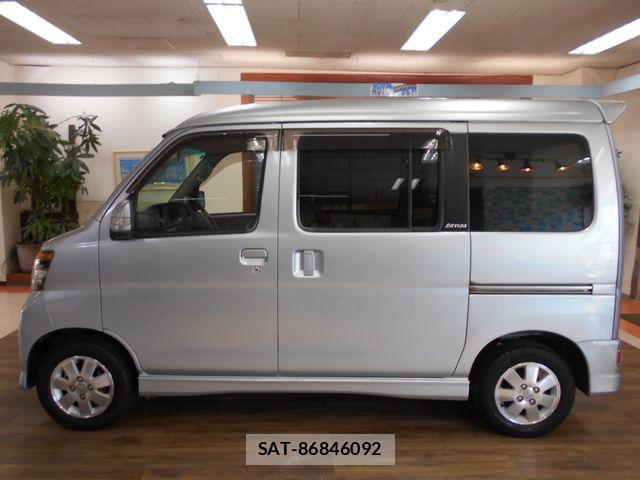 Daihatsu ATRAI WAGON 2013-06 8244623-7