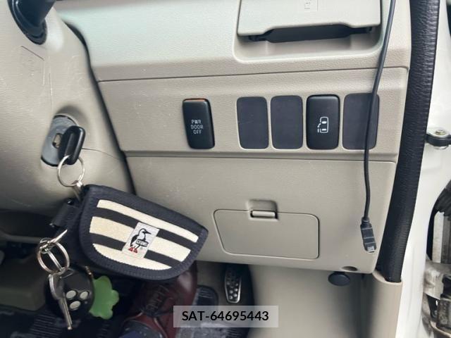 Daihatsu ATRAI WAGON 2013-05 8411242-17
