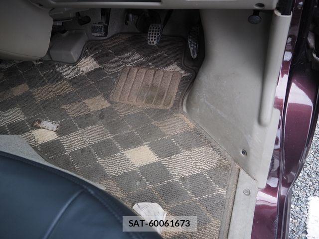 Daihatsu ATRAI WAGON 2011-07 8740525-21