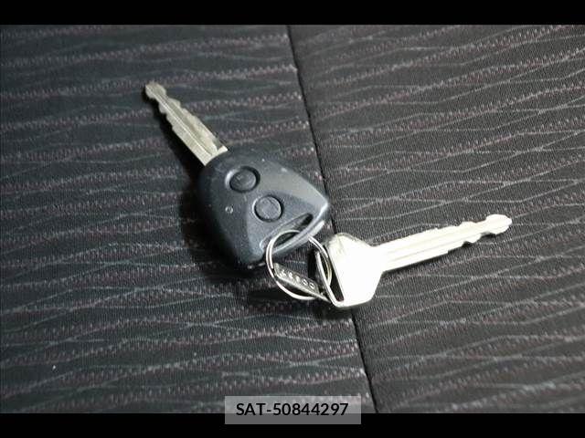 Daihatsu ATRAI WAGON 2021-04 7020033-6