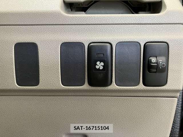Daihatsu ATRAI WAGON 2013-02 8244625-6