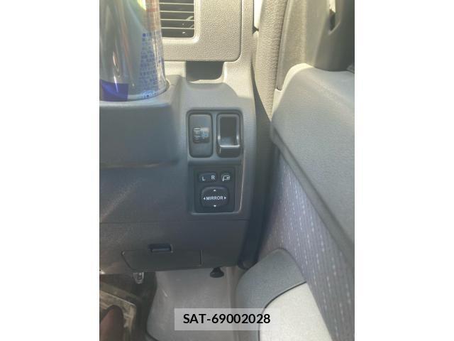 Daihatsu ATRAI WAGON 2006-02 8411241-16