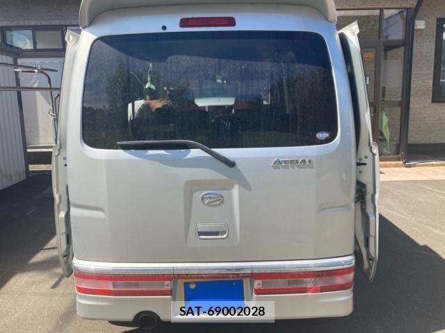 Daihatsu ATRAI WAGON 2006-02 8411241-3