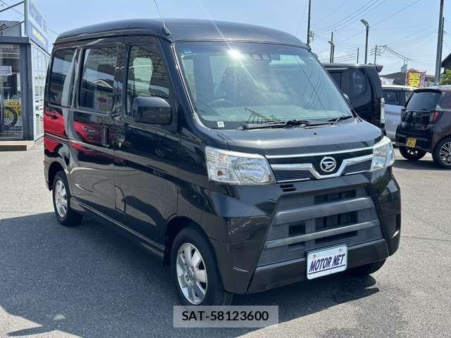 Daihatsu ATRAI WAGON 2017-12 8658047-9