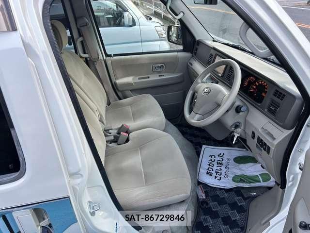 Daihatsu ATRAI WAGON 2013-10 8827883-6