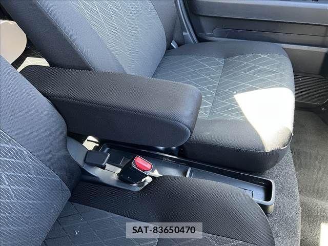 Daihatsu ATRAI 2023-11 4419703-17