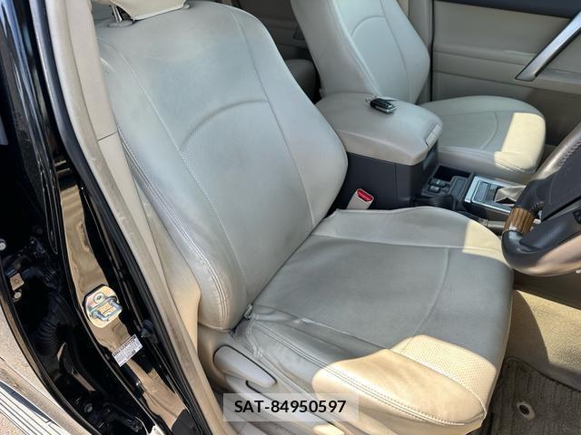 Toyota LAND CRUISER PRADO 2020-04 7752953-11