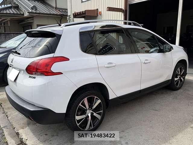 Peugeot 2008 2016-02 7797162-10
