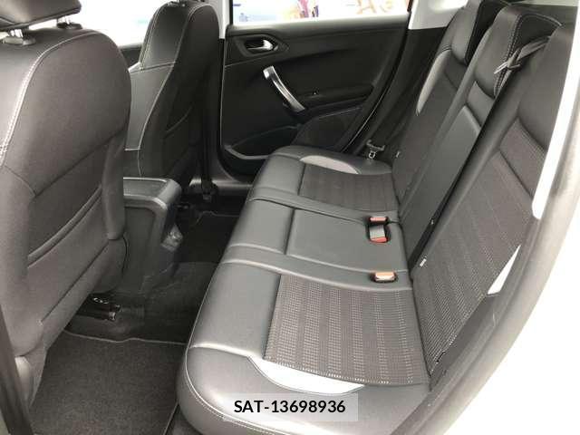 Peugeot 2008 2017-03 7799703-11