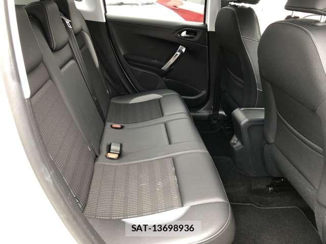 Peugeot 2008 2017-03 7799703-12