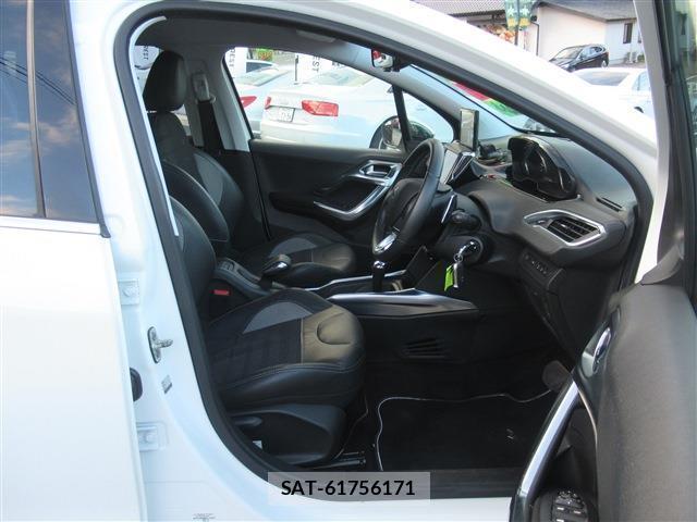Peugeot 2008 2015-02 7802668-13
