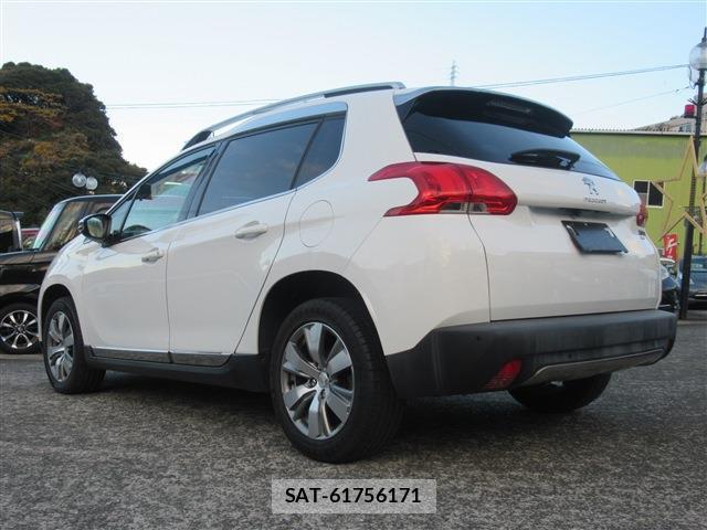 Peugeot 2008 2015-02 7802668-17