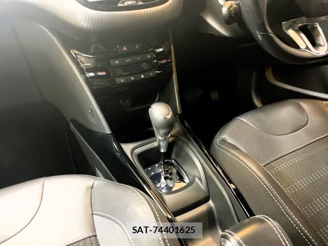 Peugeot 2008 2018-06 7805680-15