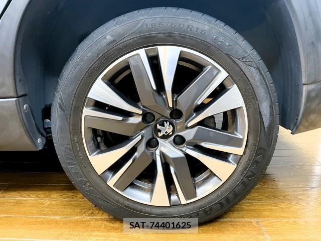 Peugeot 2008 2018-06 7805680-19