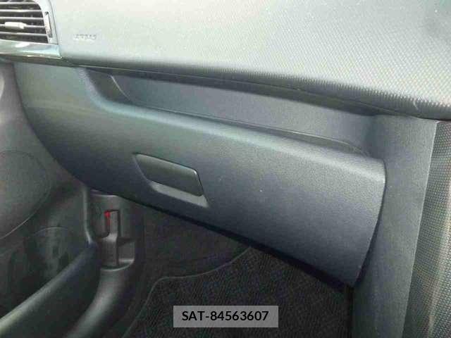 Peugeot 207 2008-03 7800804-14