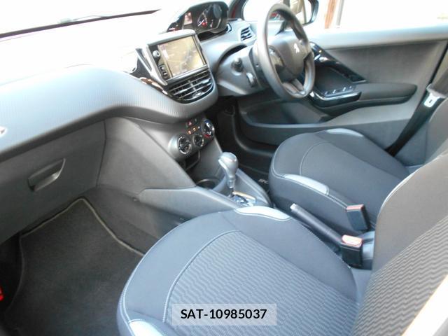 Peugeot 208 2016-10 7794678-17